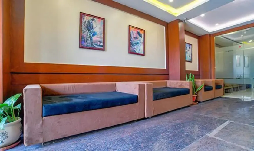 Fabhotel Grand Raj