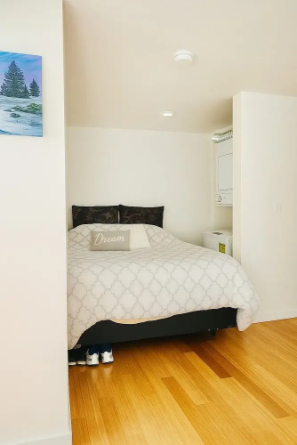 Cozy Capitol Hill with Needle View