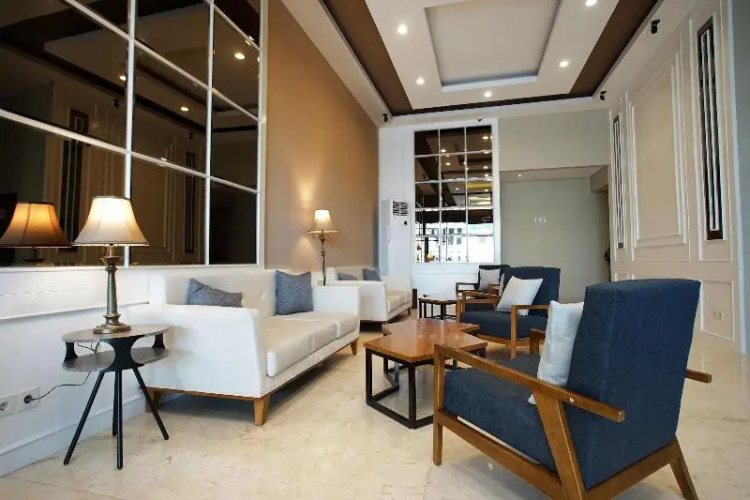 Triizz Hotel