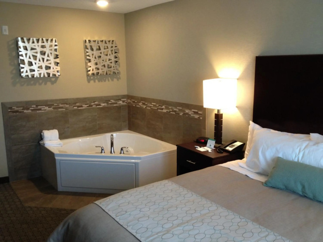 GrandStay Hotel & Suites