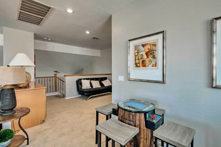 Group Fun in Glendale! Getaway w/ Private Pool