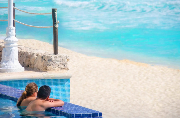 Bsea Cancun Plaza photo 14