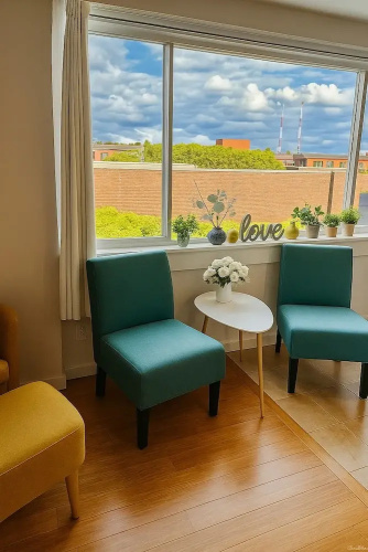 Cozy Capitol Hill with Needle View