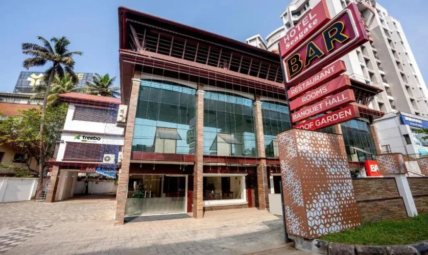 OYO 30084 Hotel Seagate