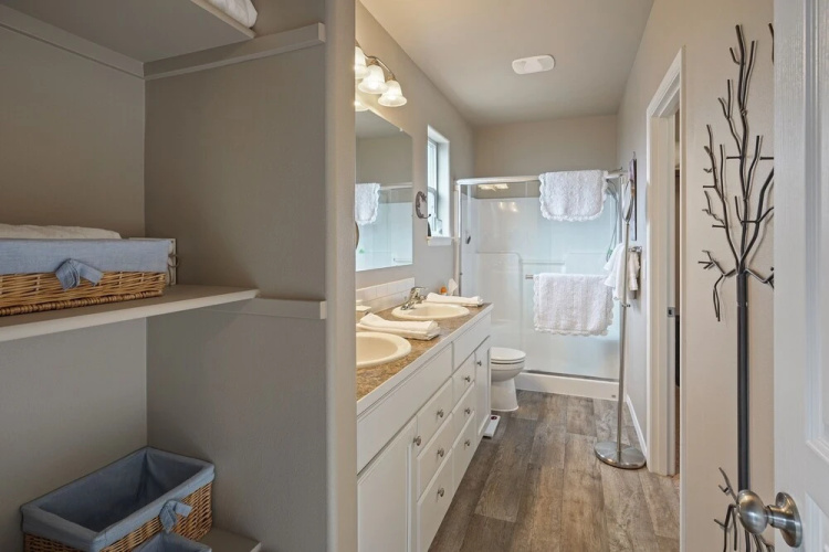 Bend Able 3 Bedroom Home by Redawning
