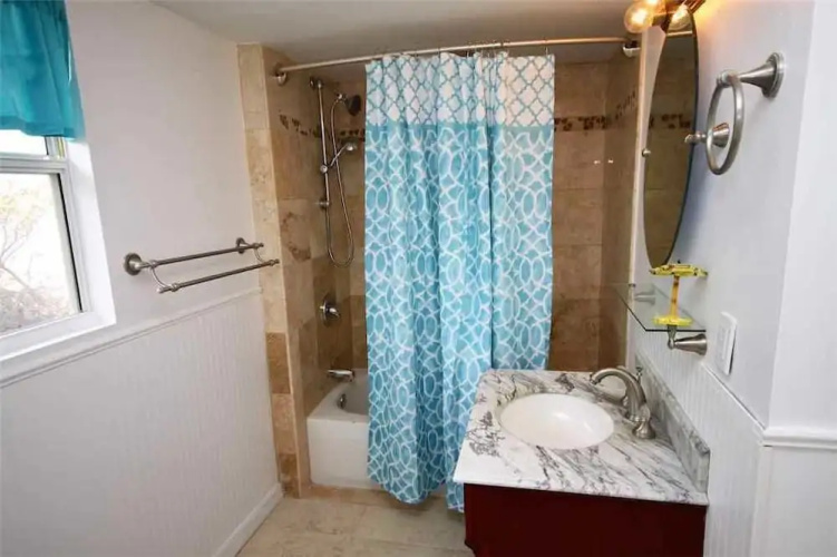 437 - LongLook Beachhouse