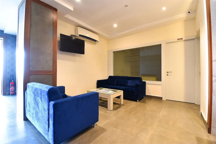 Fabhotel High Rise