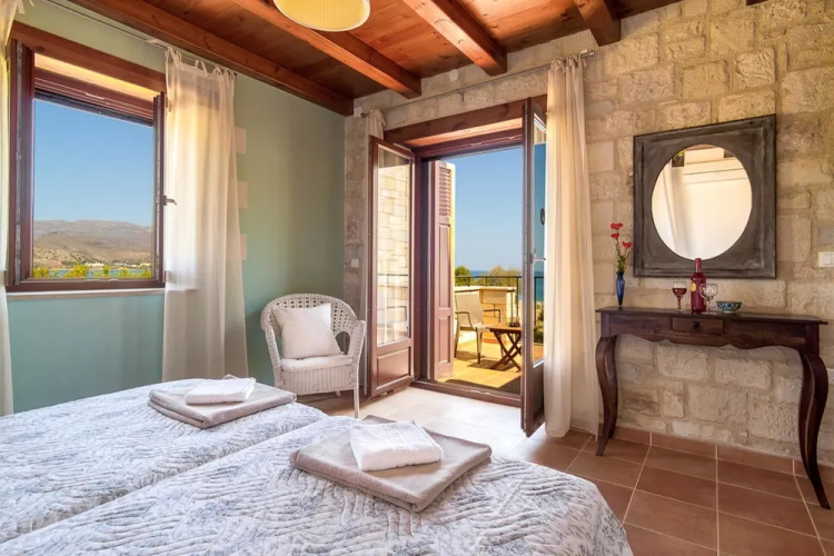 Emerald Villa