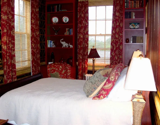 The Firehouse Inn