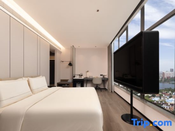 Premier Double room with city view