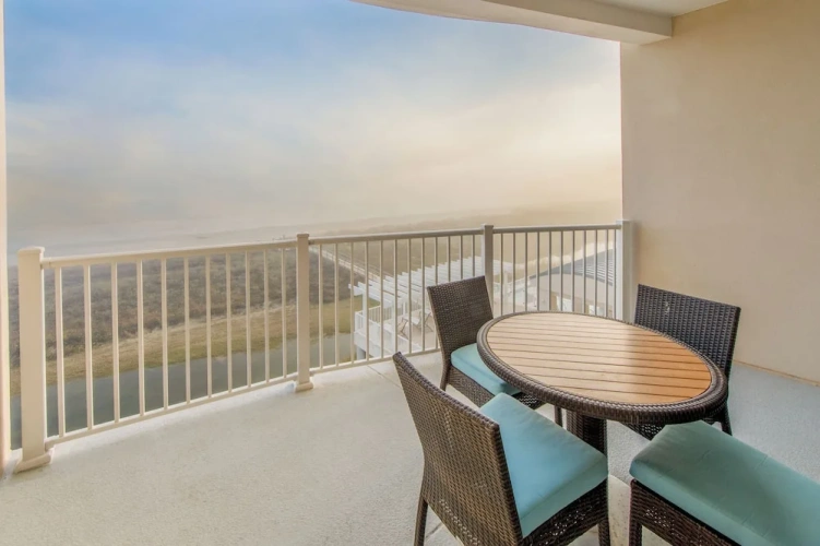 2 Bedrooms Villa with balcony