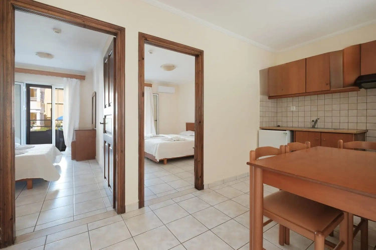 2 Bedrooms Apartment