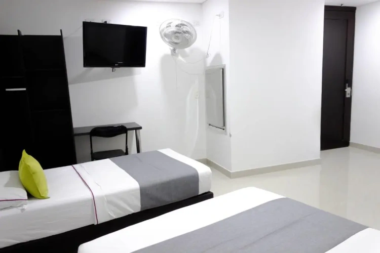 Standard Triple room