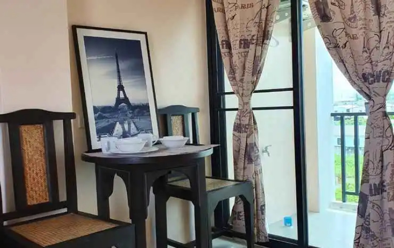 At Samutsakorn Condo