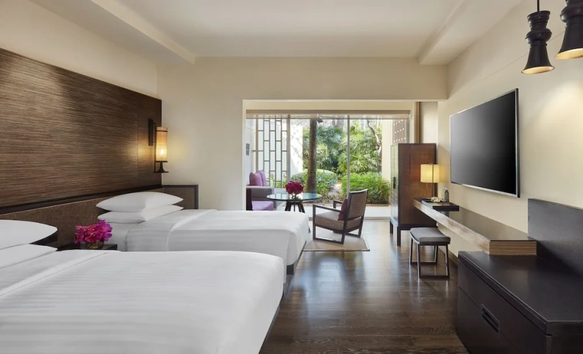 Deluxe Twin Club Access room