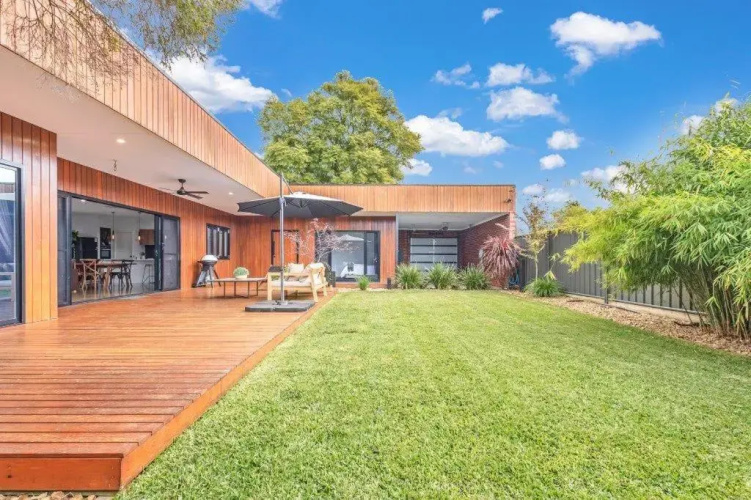 Villa Simone - Tranquil Hideaway in the Heart of Echuca