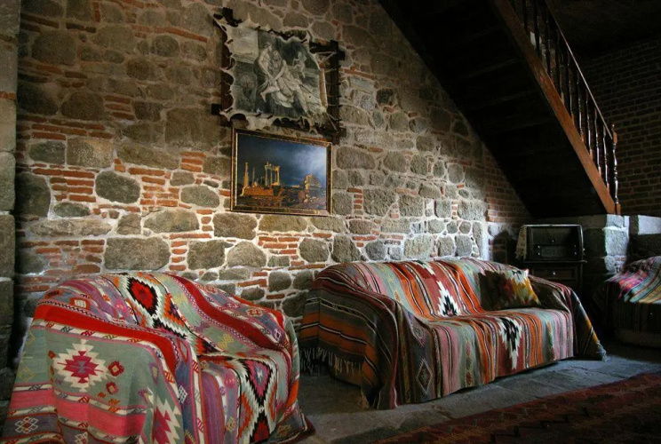Hera Hotel