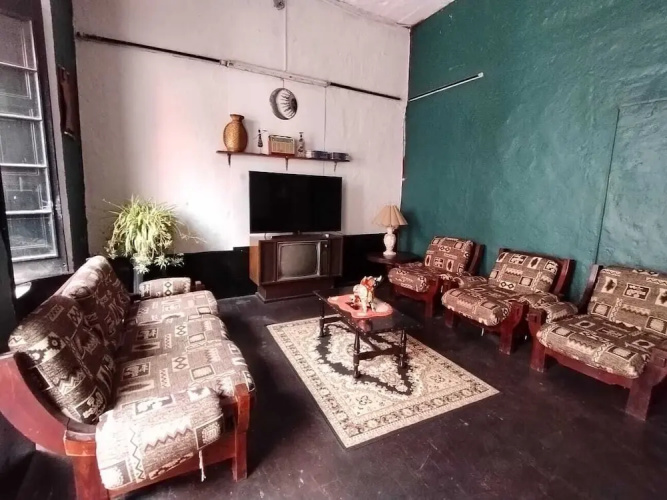 Tusty House
