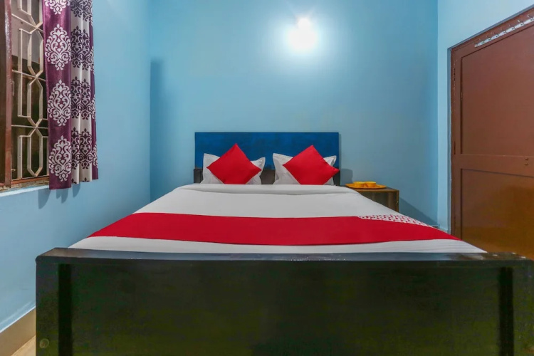 Oyo 46929 Royal Blues