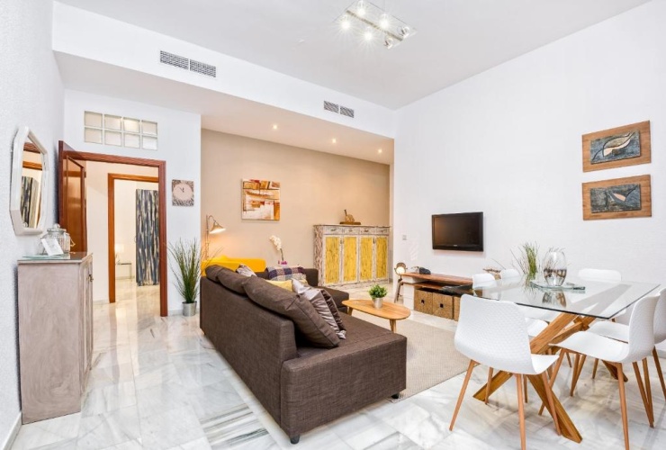 3 Bedrooms Apartment