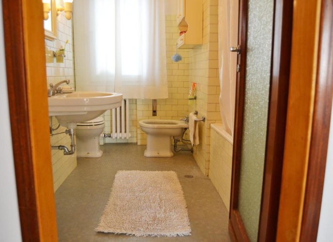 4 Bedrooms Apartment