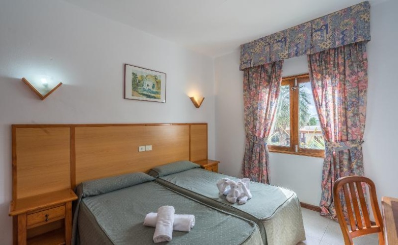 2 Bedrooms Triple Apartment