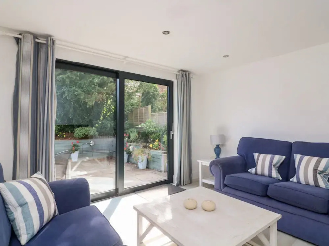 1 Camperdown Lodge