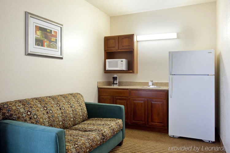 Holiday Inn Express & Suites Three Rivers by IHG