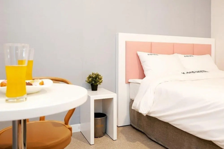 K-Pop Hotel