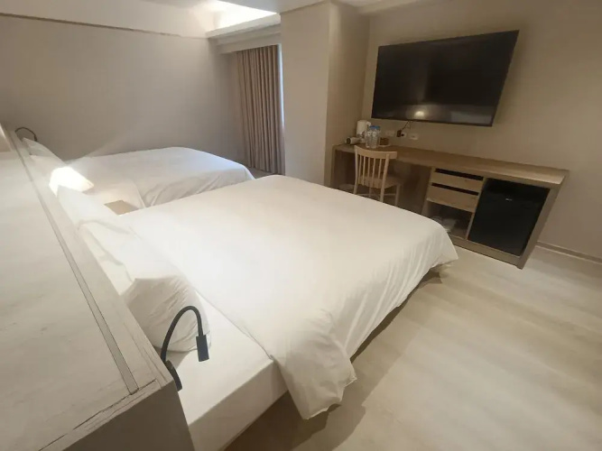Good Hotel