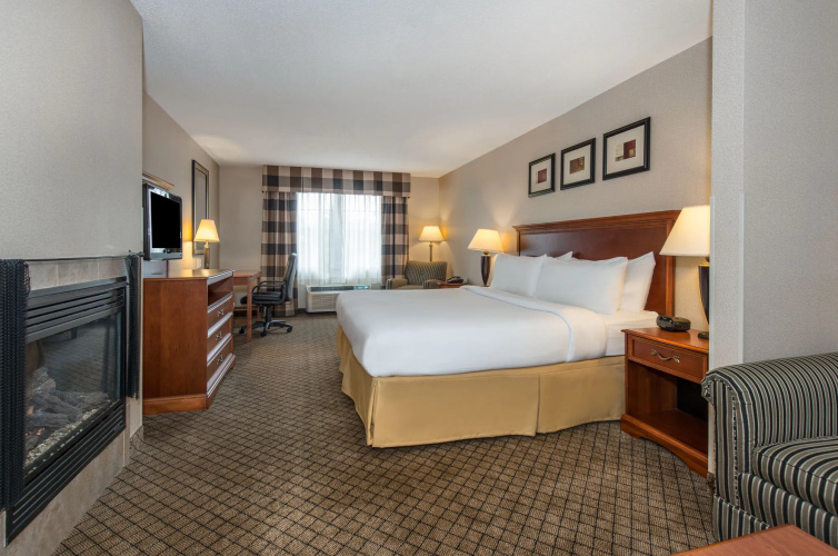 Holiday Inn Express Hotel & Suites Tilton - Lakes Region