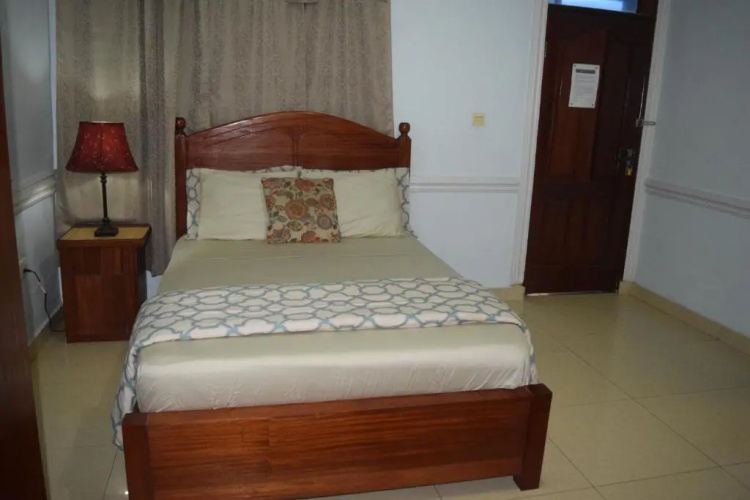 Coconut Pointe Villa & Beach Resort