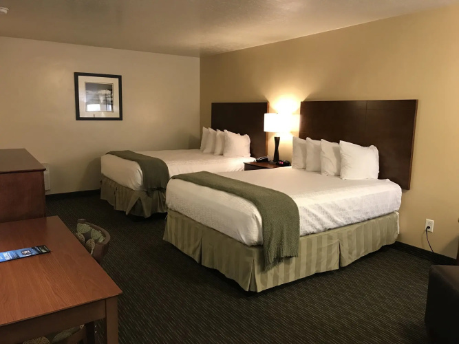 Dinosaur Inn & Suites