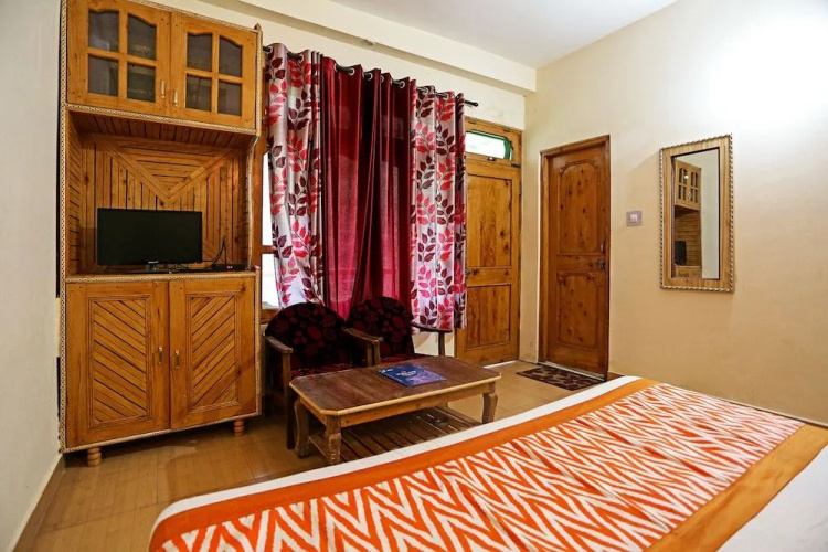 OYO 5910 Hotel Anupam