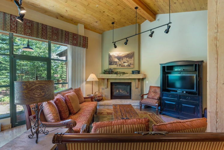 Ski Tip by Summit County Mountain Retreats