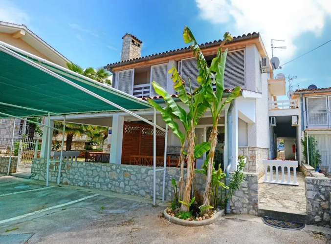 Comfortable Apartment With Terrace