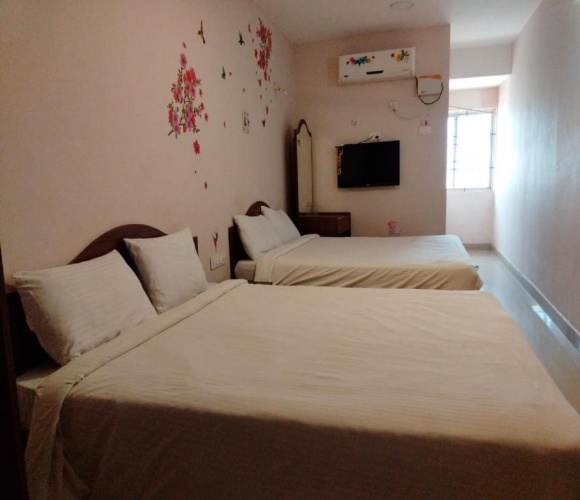 Deluxe Quadruple room