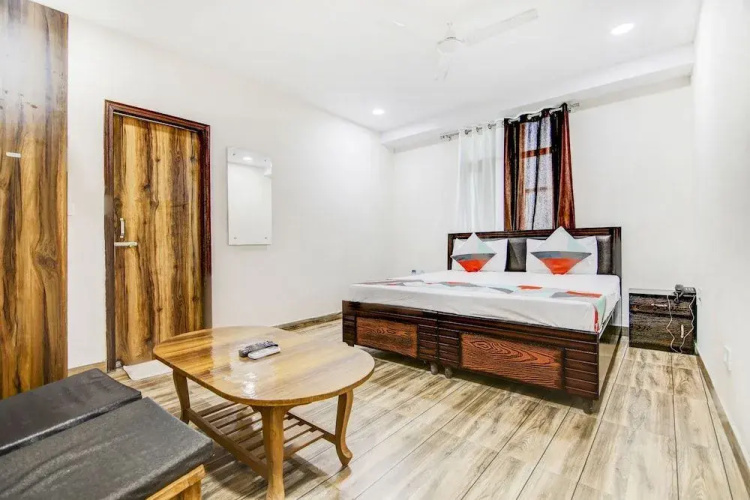 Hotel 3 Bros by Fabhotels