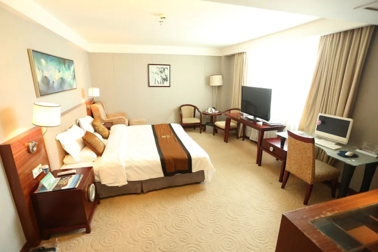 Royal Crown Hotel