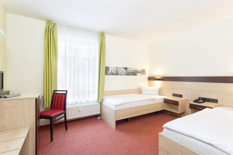 Hotel Mit-Mensch