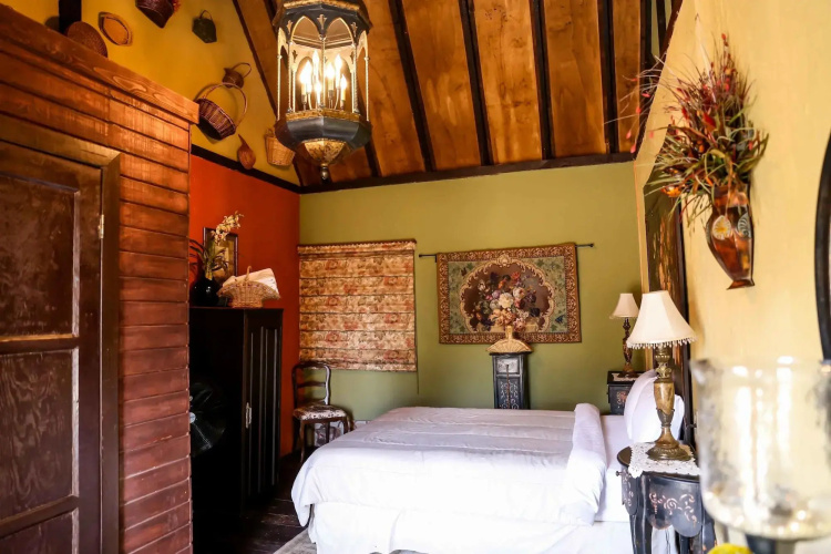 Fernabella's Lodge