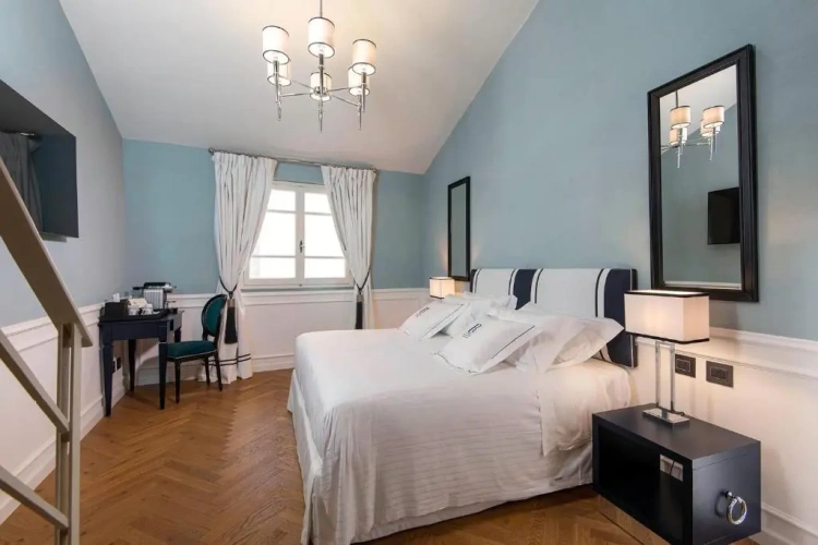 Quadruple Suite