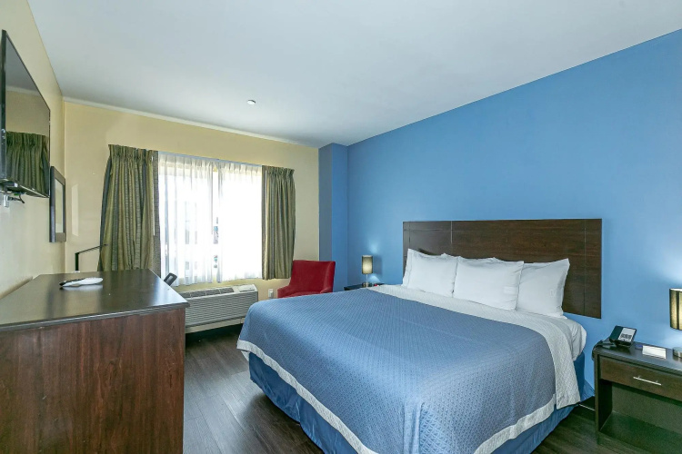 Ozone Inn & Suites