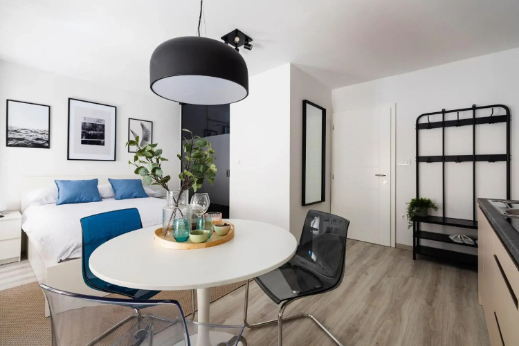 New Central Studio with free parking
