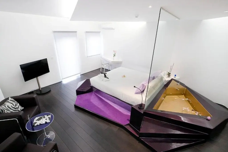 Deluxe Suite with balcony and with view