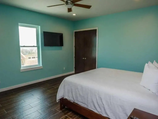 5 BEDROOM BEACHFRONT CONDO - 2nd Floor
