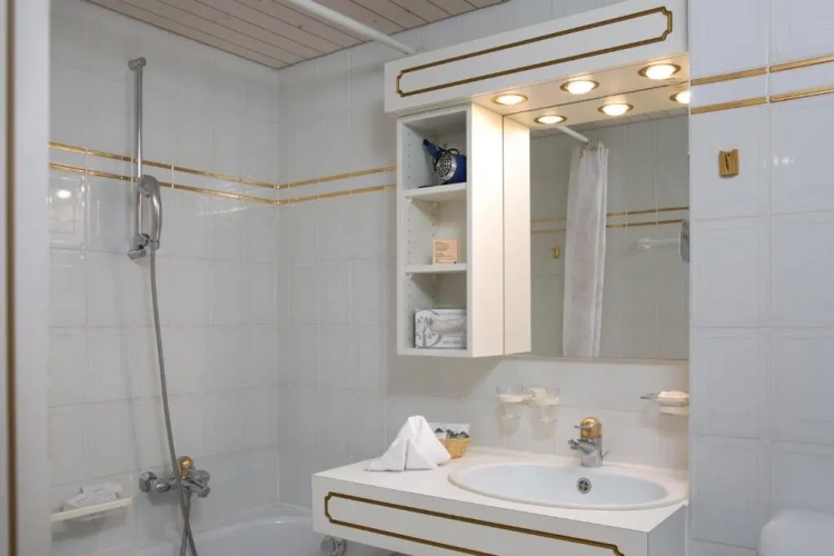 2 Bedrooms Double Suite