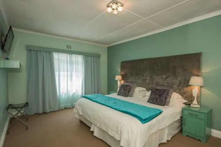Whale Coast Lodge