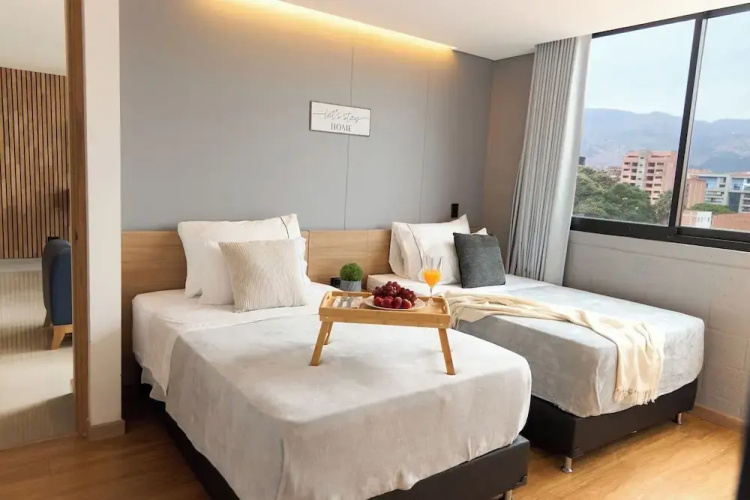 Comfortable Stadio Suite Rosa Negra