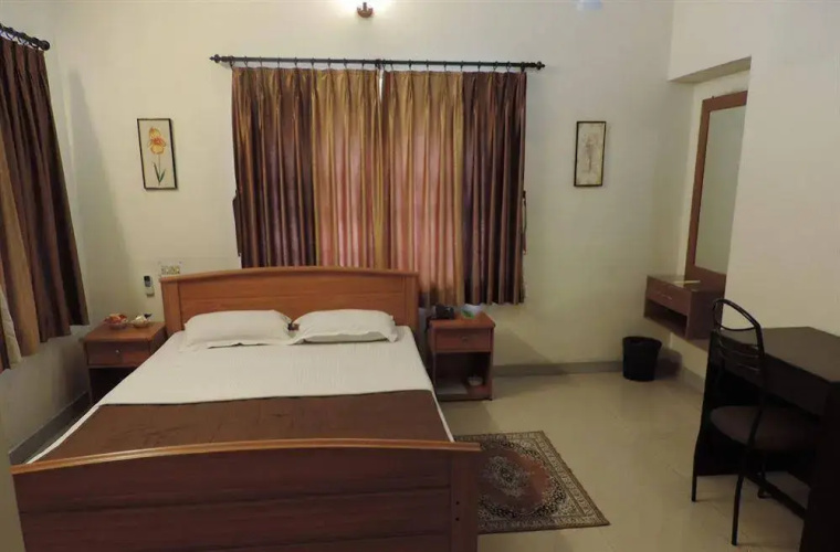 Emerald Residency